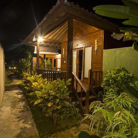 Amora Hut'S Lembongan Kültér fotó