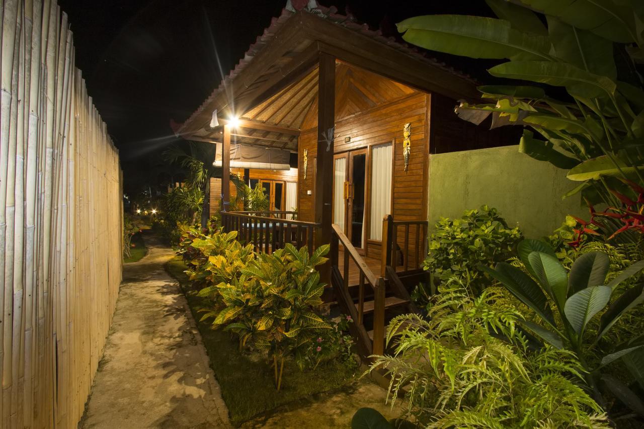 Amora Hut'S Lembongan Kültér fotó